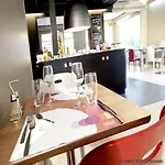 Hotel Campanile Nature - Parc Des Exposition 3*