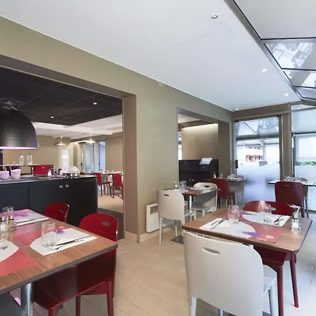 Campanile - Parc Des Expositions Hotel 3*