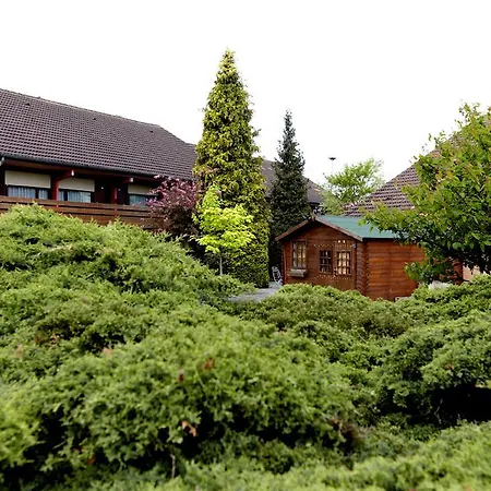 Hotell Campanile Nature - Parc Des Exposition