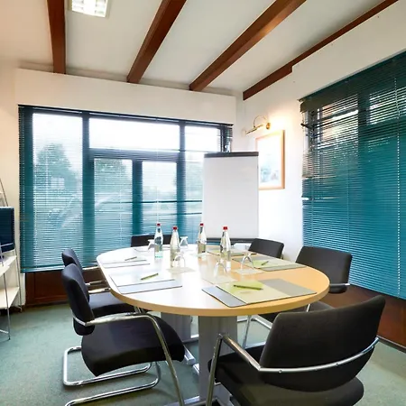 Campanile Nature - Parc Des Exposition Hotell