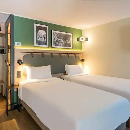 Campanile Nature - Parc Des Exposition Hotell
