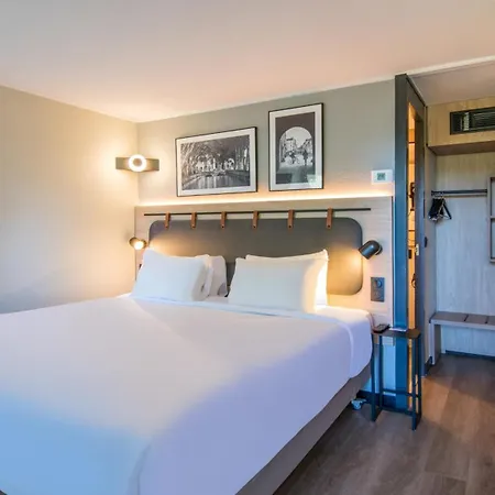 Hotell Campanile Nature - Parc Des Exposition 3*