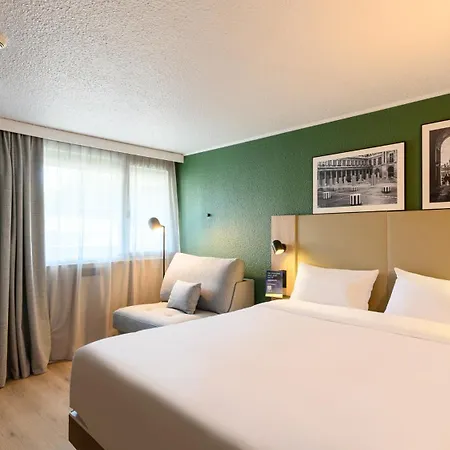 Hotell Campanile Nature - Parc Des Exposition