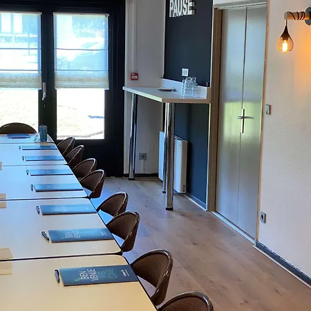 Hotell Campanile Nature - Parc Des Exposition 3*