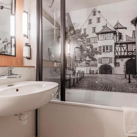 Hotell Campanile Nature - Parc Des Exposition 3*