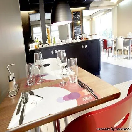 Hotel Campanile Nature - Parc Des Exposition 3*