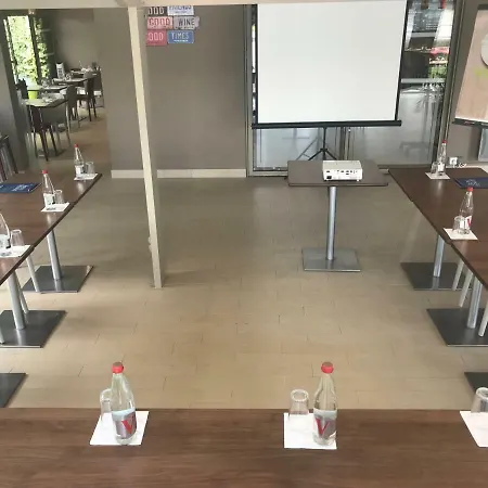 科尔马展览中心康铂酒店 酒店