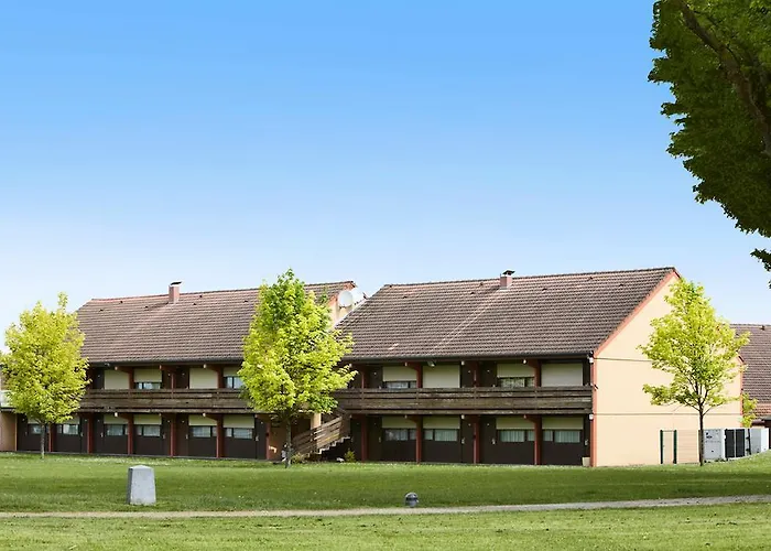 Campanile Nature - Colmar Parc Des Exposition 3* Colmar